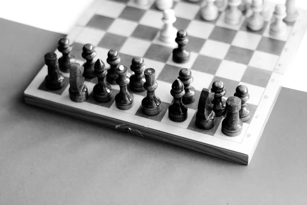 rakamlar siyah beyaz zemin üzerine siyah ve beyaz Dama Tahtası