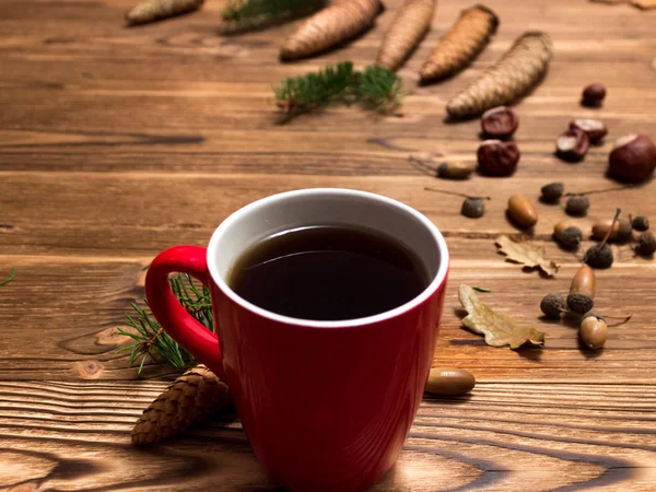örme eldivenler ve bir fincan kahve ile Noel arka plan
