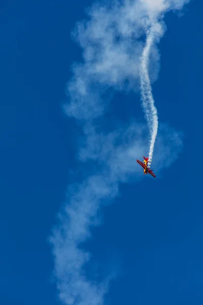 ZHUKOVSKY, MOSCA REGIONE, RUSSIA - 29 AGOSTO 2015: Aerobatic Team 1Polet al WorldWide AirShow MAKS-2015 a Zhukovsky, regione di Mosca, Russia . — Foto Stock