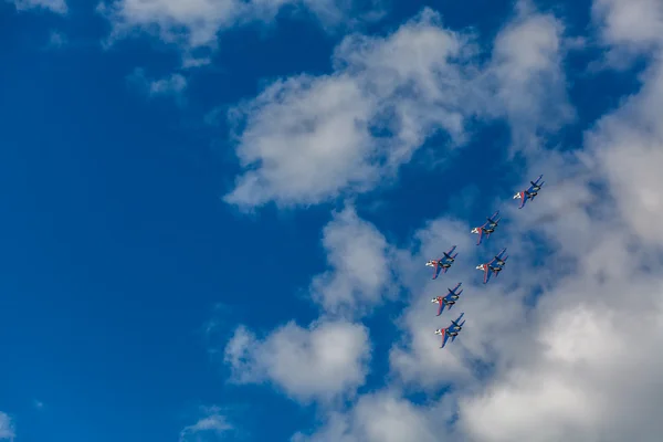 ZHUKOVSKY, MOSCOW REGION, RUSSIA - AUGUST 29, 2015: Aerobatic Team Russian Knights at WorldWide AirShow MAKS-2015 in Zhukovsky, Moscow region, Russia. — Zdjęcie stockowe