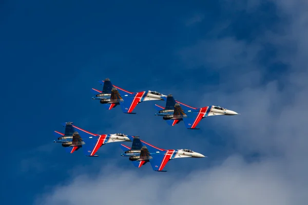 ZHUKOVSKY, MOSCOW REGION, RUSSIA - AUGUST 29, 2015: Aerobatic Team Russian Knights at WorldWide AirShow MAKS-2015 in Zhukovsky, Moscow region, Russia. — Zdjęcie stockowe