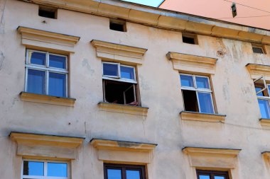 Eski renkli yüzlü evler. Romantik, rahat sokaklar. Ortaçağ Avrupa 'sı. Lviv