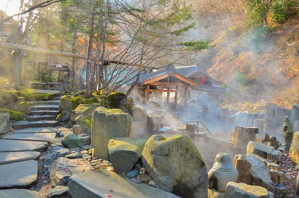 Outdoor hot spring, Onsen in japan in Autumn — Stock Photo, Image