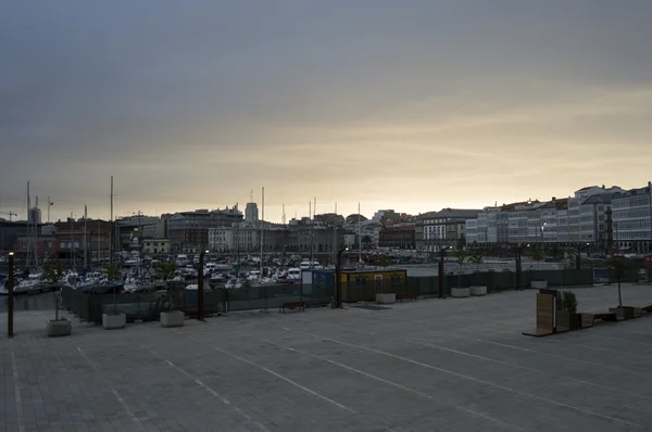 Skymning i hamnen i La Coruna — Stockfoto