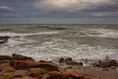 Kaçağın kıyısı, İspanya 'nın kötü bir günü.