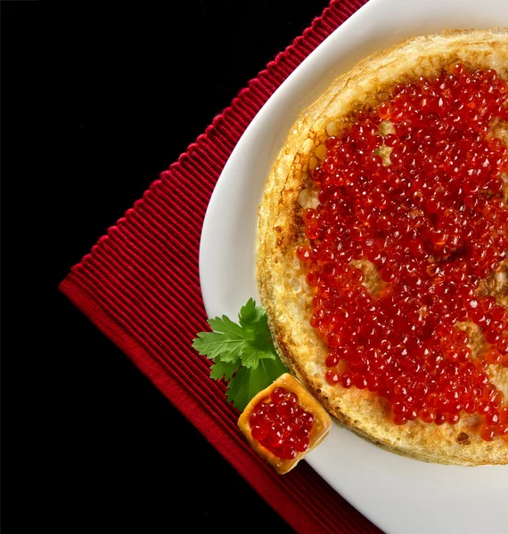 Kırmızı havyarlı gözleme.