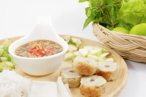 Albóndiga vietnamita envuelve con verduras (Nam-Neaung ) —  Fotos de Stock