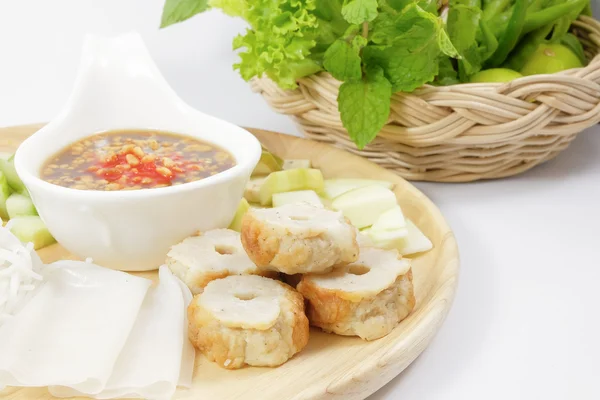 Vietnamský karbanátek zábaly se zeleninou (Nam-Neaung) — Stock fotografie