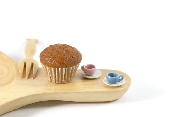 Pastel de taza de plátano sobre fondo blanco — Foto de Stock