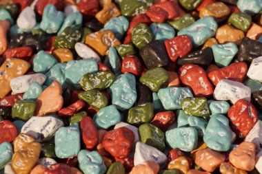 çok renkli taşlar.