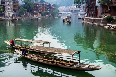 Fenghuang İlçesi eski evleri