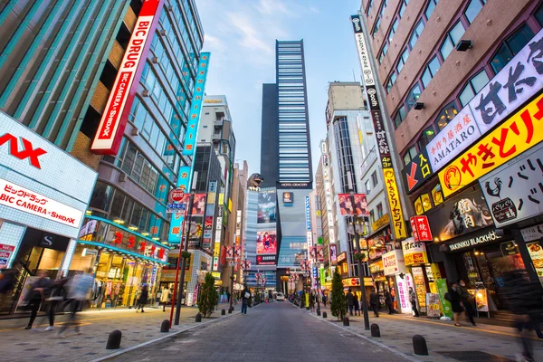 shinjuku içinde sokak hayatı