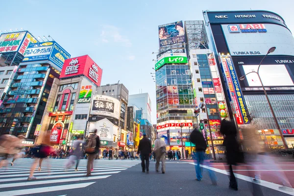 shinjuku içinde sokak hayatı