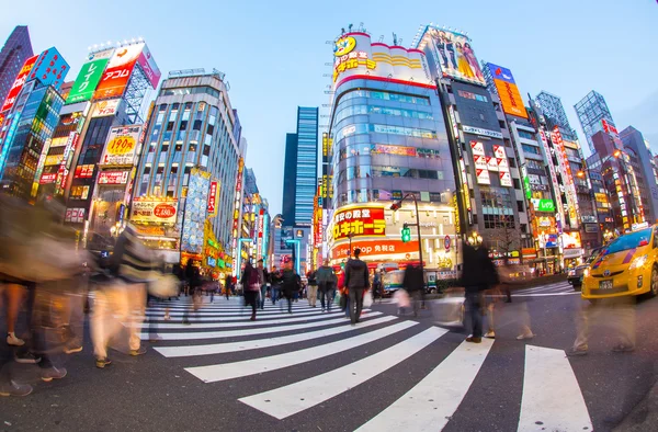 Życie ulicy w shinjuku — Zdjęcie stockowe