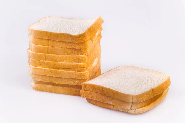 Gesneden brood geïsoleerd op witte achtergrond — Stockfoto