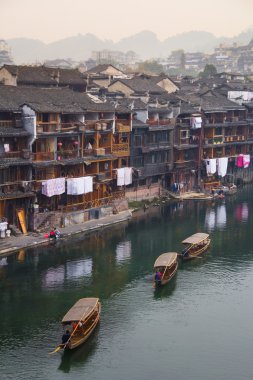 Eski evlerde: 22 Ekim 2013 tarihinde Fenghuang County'de Hunan, Çin. 