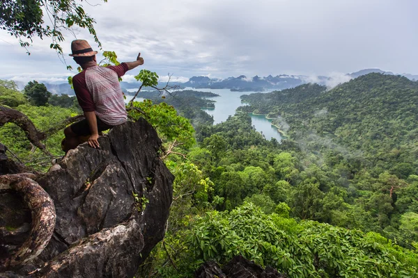 Tarzan View Point på i Ratchaprapha Dam - Stock-foto