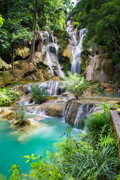 Kuang Si waterfalls at luang prabang — Stock Photo, Image