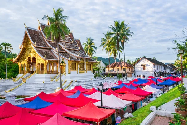 Pasar malam di Luang prabang, Laos — Stok Foto