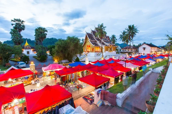 Αγορά νύχτα στο Luang prabang, Λάος — Φωτογραφία Αρχείου