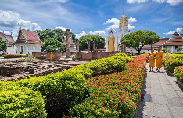 ワット ・ プラ ・ スリ ラッタナ マハタート寺院タイで — ストック写真