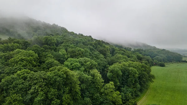 Niedrige Wolken Und Nebel Schweben Einem Regnerischen Tag — Stockfoto