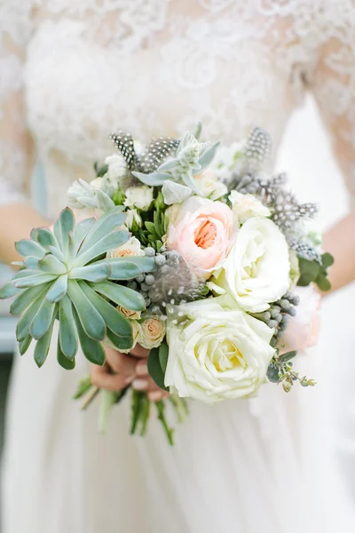 Strauß aus Frühlingsblumen. Hochzeit . — Stockfoto