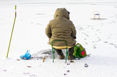 Balıkçı balık yakalamak