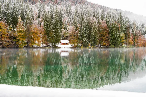 Szenischer Blick Auf Den Schneebedeckten See Fusine Italien — Stockfoto