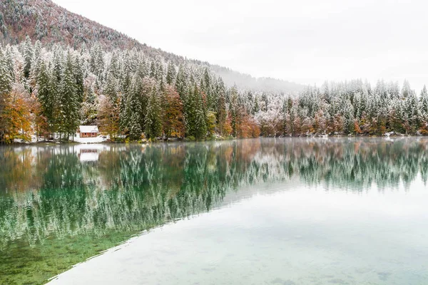 Vue Panoramique Lac Neigeux Fusine Italie — Photo