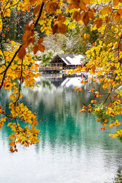 Szenischer Blick Auf Den Schneebedeckten See Fusine Italien — Stockfoto