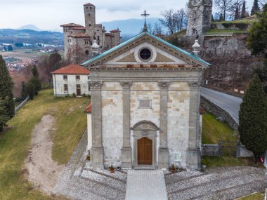 Artegna 'nın havadan görünüşü, İtalya