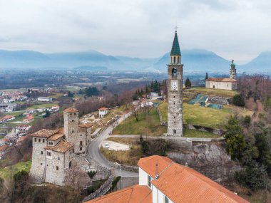 Artegna 'nın havadan görünüşü, İtalya