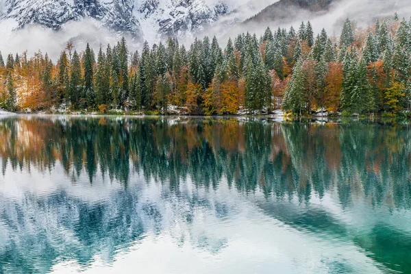 Scénický Pohled Jezero Fusine Itálie — Stock fotografie