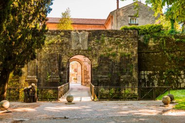 İtalya 'da taş kale