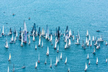 İtalya, Trieste Körfezi 'ndeki Barcolana yat yarışı. 