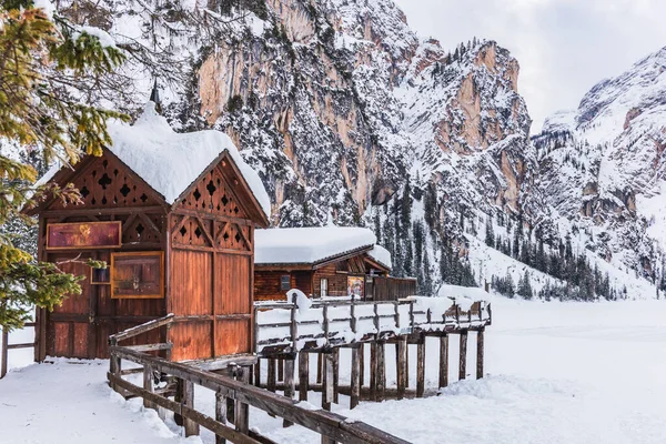 Donmuş Göl Braies Karla Kaplı Talya — Stok fotoğraf