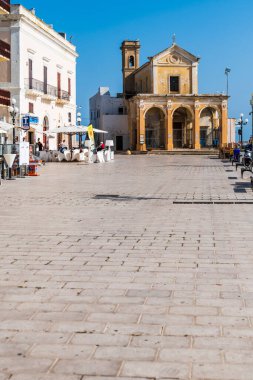 Gelibolu. Karayla deniz arasında. Puglia Mucizesi