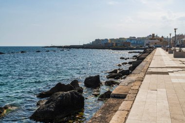 Gelibolu. Karayla deniz arasında. Puglia Mucizesi