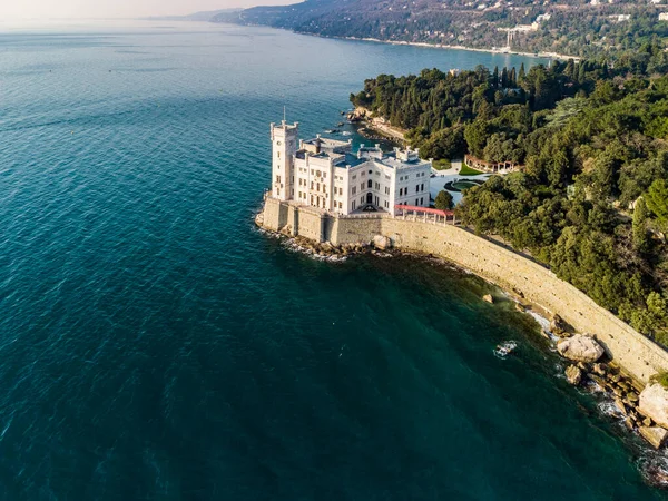 Trieste Cidade Lago Miramare Itália — Fotografia de Stock