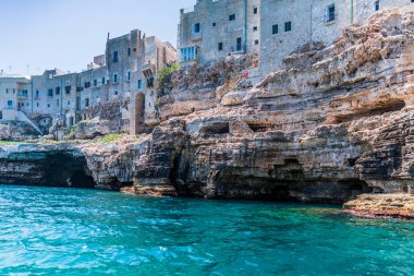 San Vito, İtalya 'daki Polignano Gölü 