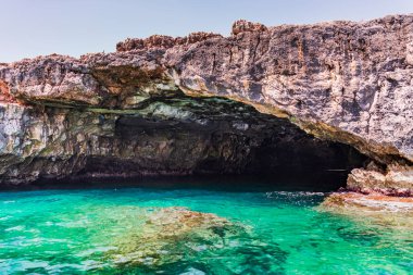 San Vito, İtalya 'daki Polignano Gölü 