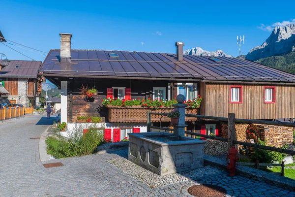 Natureza Tradições Antiga Aldeia Sappada Pérola Das Dolomitas Friuli — Fotografia de Stock