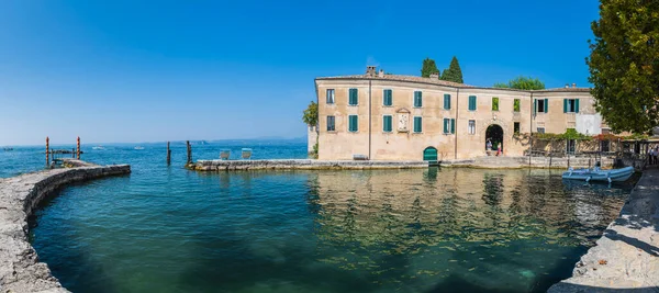 イタリアのプンタ ヴィグリオにあるガルダ湖 — ストック写真