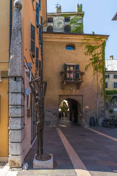Riva Del Garda Városának Pillantásai Garda Tónál — Stock Fotó