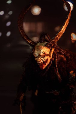 Krampus. Noel Şeytanları. Alplerdeki Advent Gelenekleri.