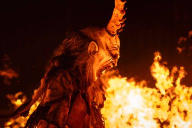 Krampus. Noel Şeytanları. Alplerdeki Advent Gelenekleri.