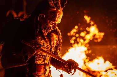 Krampus. Noel Şeytanları. Alplerdeki Advent Gelenekleri.