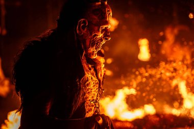 Krampus. Noel Şeytanları. Alplerdeki Advent Gelenekleri.