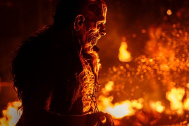 Krampus. Noel Şeytanları. Alplerdeki Advent Gelenekleri.